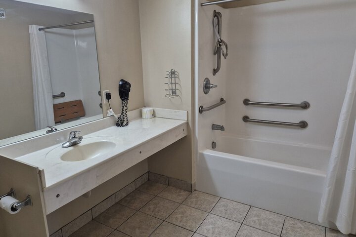 General Bragg Inn & Suites Chickamauga