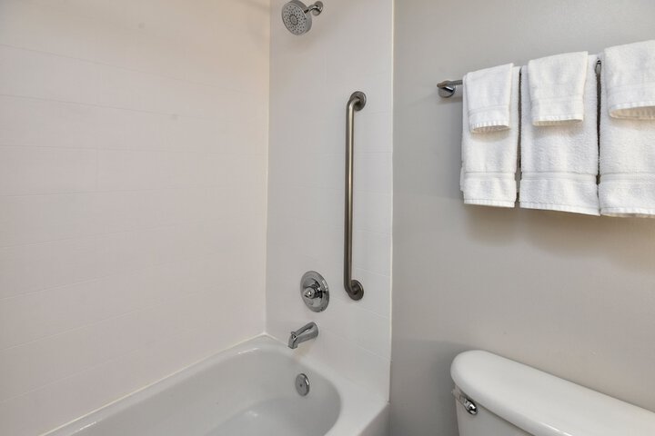 Room 17 of 46