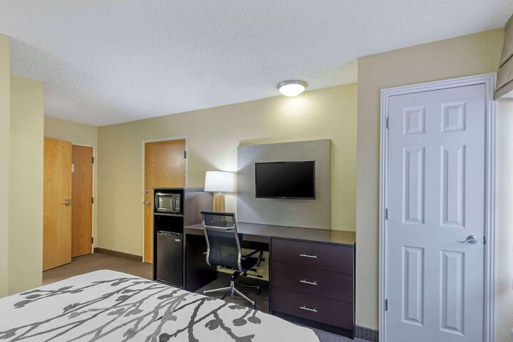 Room 29 of 38