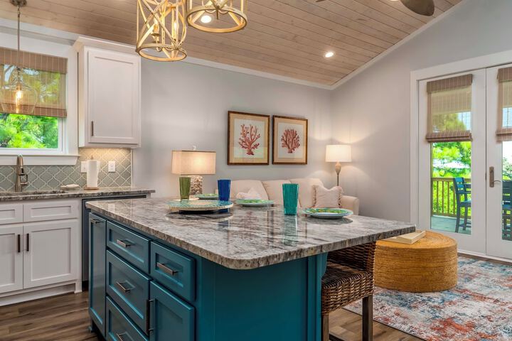 Luxe Family Condo w / Gulf View in Dauphin Island!