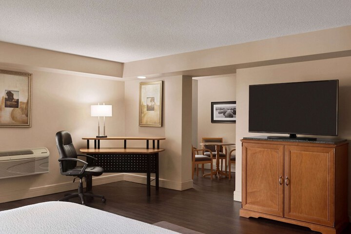 Room 46 of 89