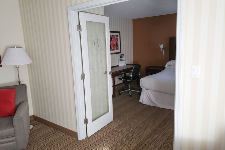 Room 27 of 37