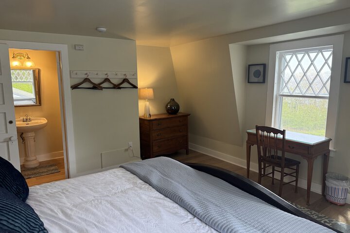 High Tide Inn