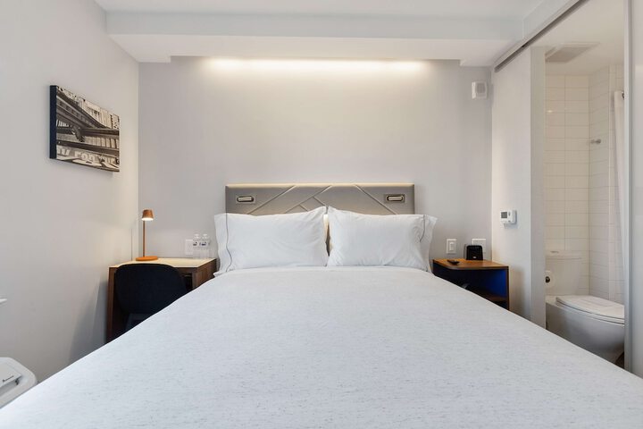 Room 21 of 43