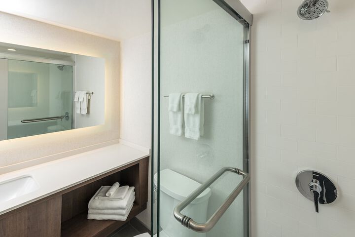Holiday Inn Kingston Waterfront by IHG