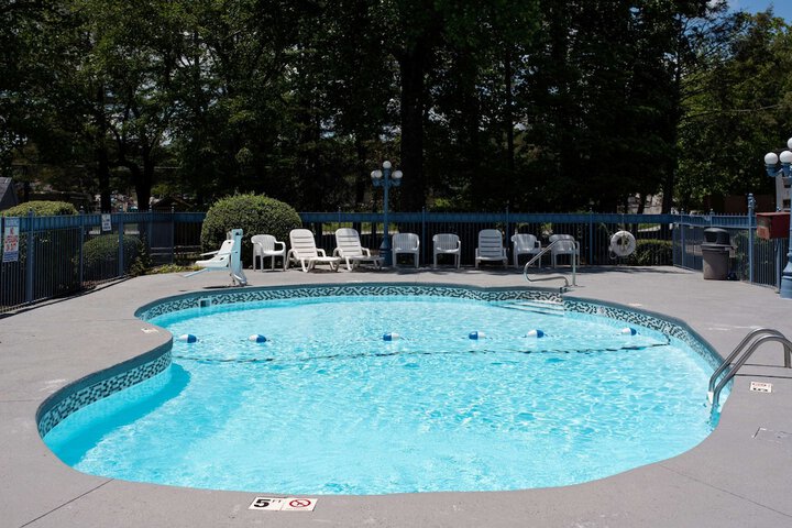 Pool 7 of 27