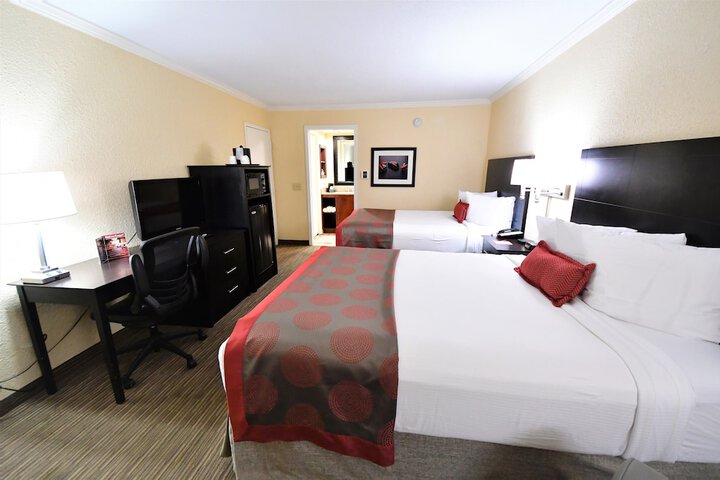 Room 30 of 69