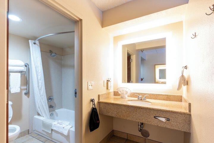 Grand Canyon Hotel and Suites