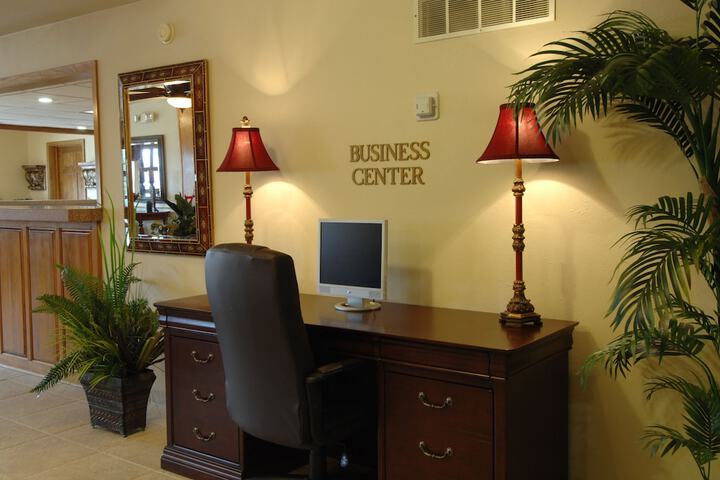 Business Center 33 of 36
