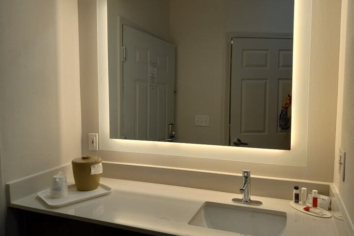 Room 15 of 41