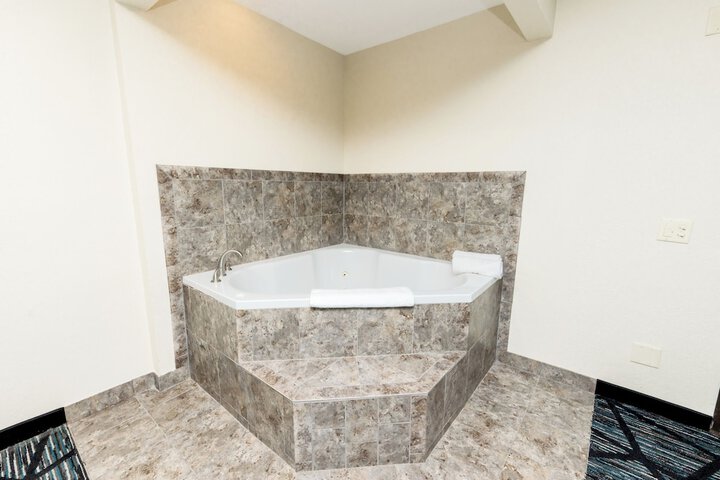Quality Inn & Suites Marinette