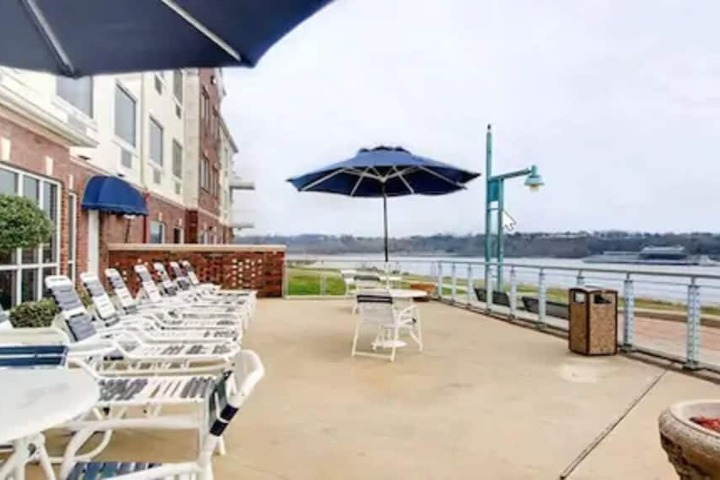 Terrace/Patio 32 of 33