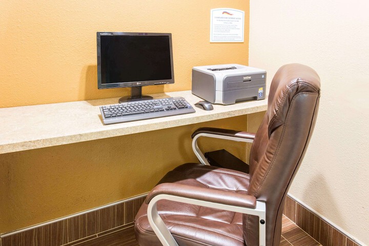 Business Center 23 of 23