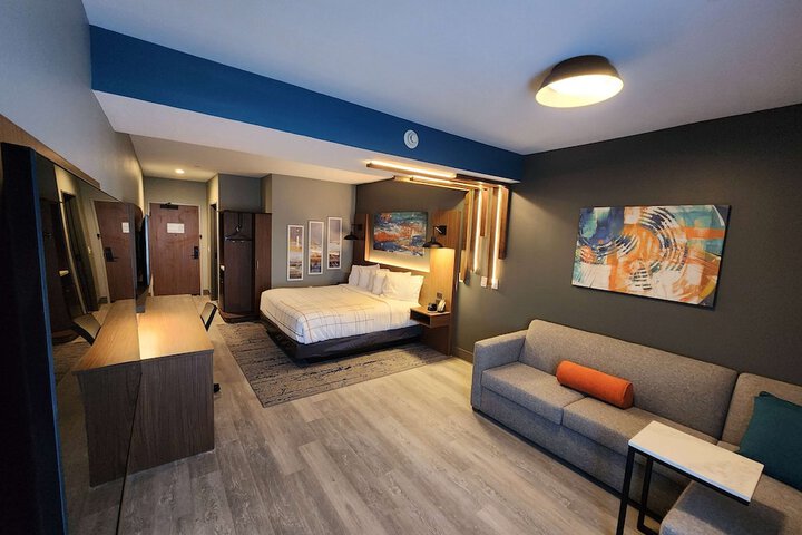 Room 47 of 66