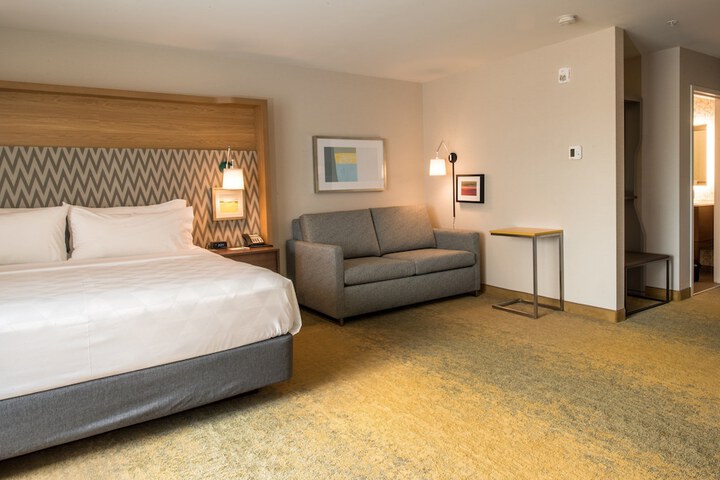 Room 43 of 117
