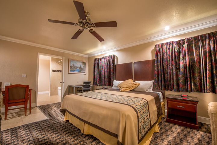 Room 18 of 25