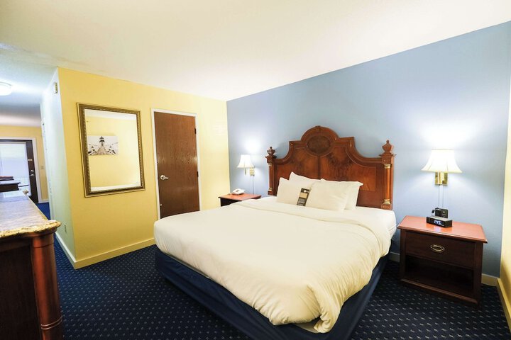Room 44 of 199