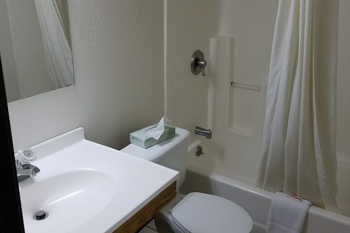 Room 15 of 26