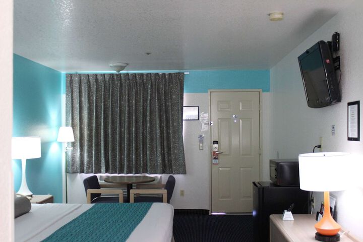 Howard Johnson by Wyndham Holbrook