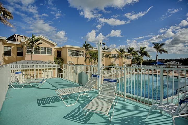 Barefoot Beach Resort
