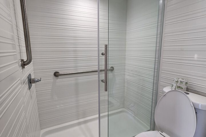 Travelodge by Wyndham Fullerton Near Anaheim