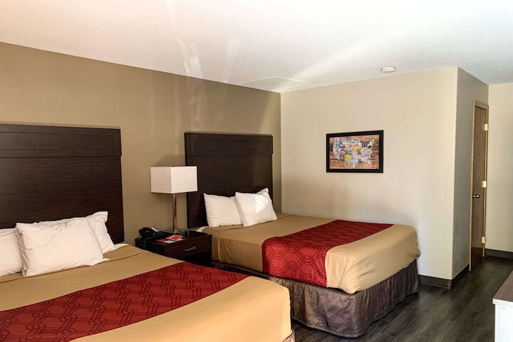 Room 9 of 12