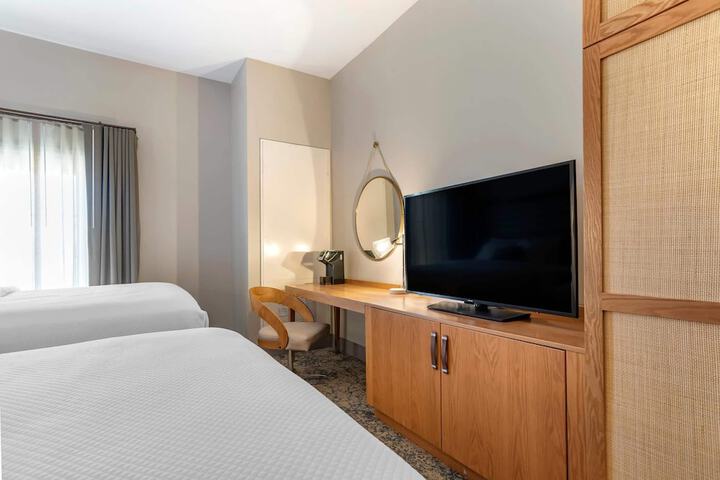 Lyric Hotel West End Trademark Collection by Wyndham