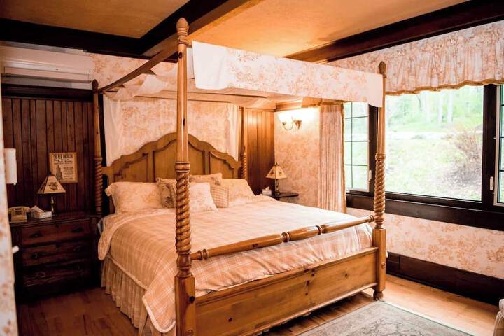 Room 11 of 25