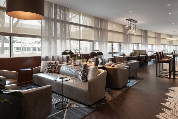 Lounge 78 of 104