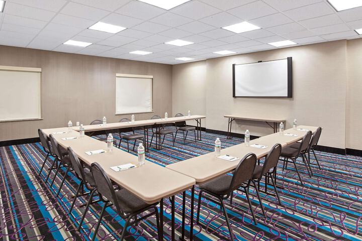 La Quinta Inn & Suites by Wyndham Houston Pasadena North
