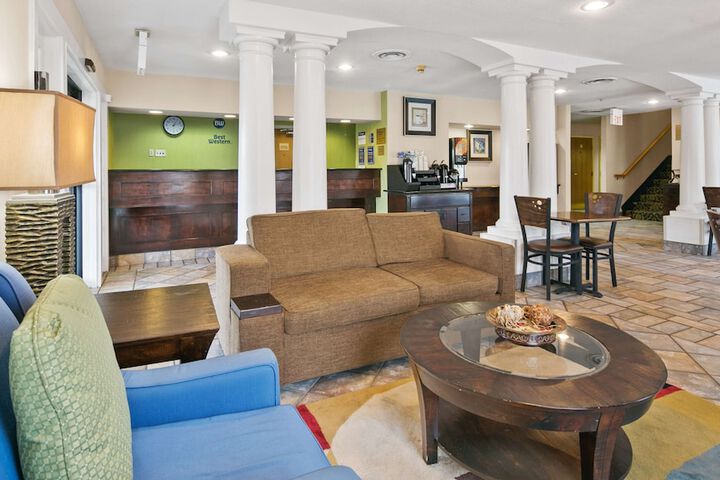 Hotel Interior 11 of 24