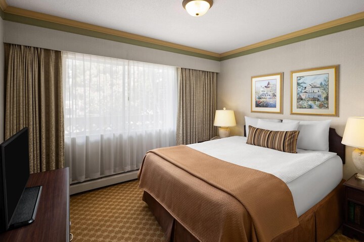 Royal Scot Hotel & Suites Trademark Collection by Wyndham