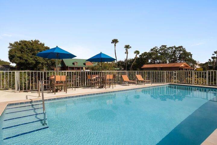 Days Inn by Wyndham Apopka / Orlando