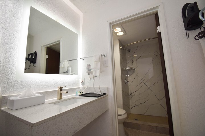 Room 52 of 72