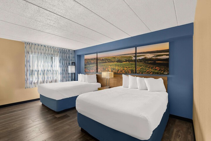 Days Inn by Wyndham Newton