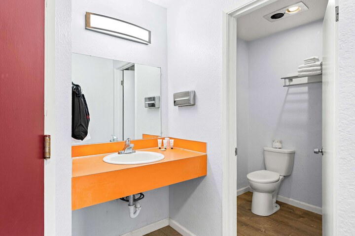 Room 18 of 30
