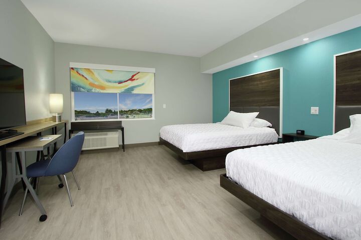 Room 13 of 34