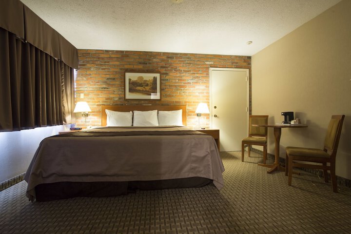 Room 13 of 34