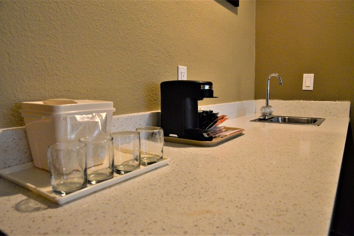 Breakfast/Coffee Service 76 of 103