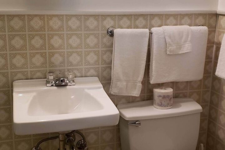 Room 136 of 215
