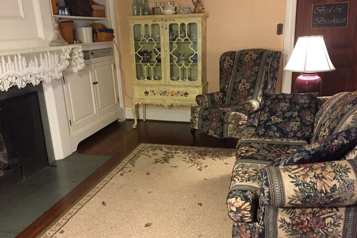 Red Lion Bed & Breakfast
