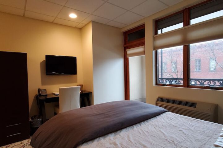 Room 109 of 208