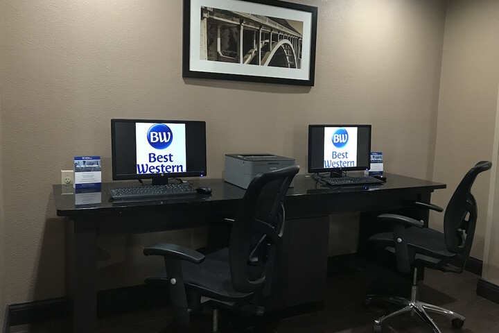Business Center 42 of 42