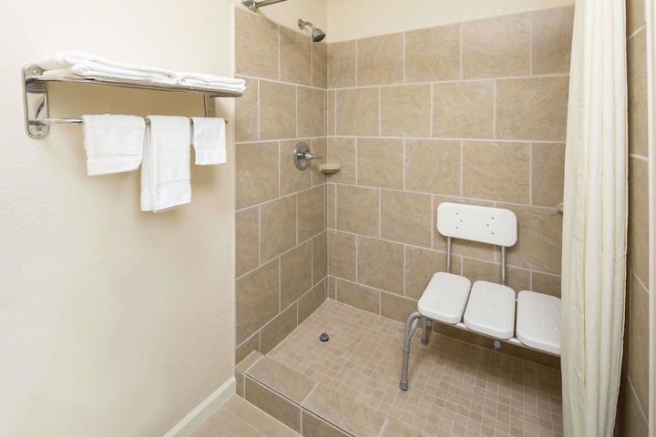 Room 14 of 16