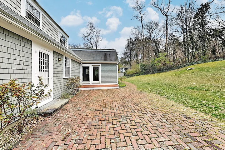Timeless Cape Near Cold Storage Beach 4 Bedroom Home