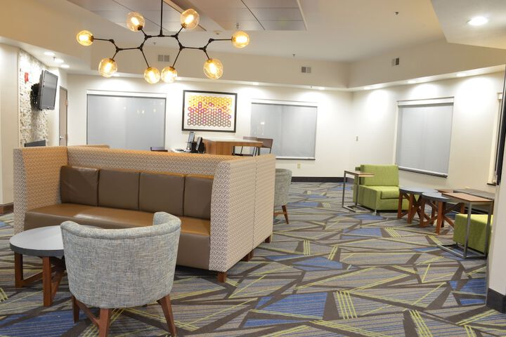 Holiday Inn Express Waterloo Cedar Falls by IHG