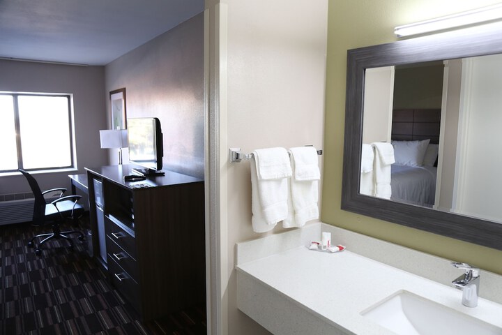 Room 51 of 69