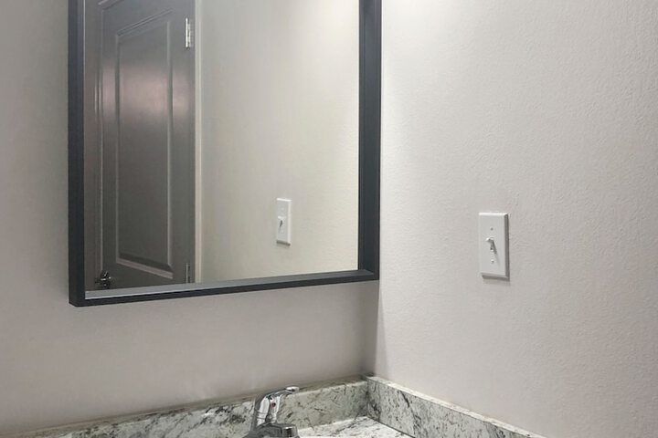 Room 6 of 24