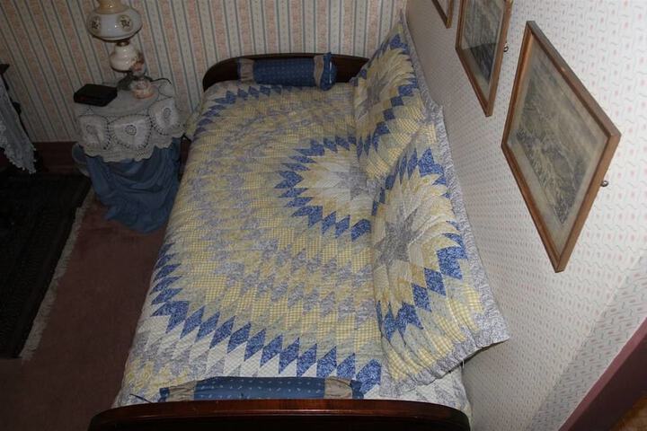 Room 83 of 109