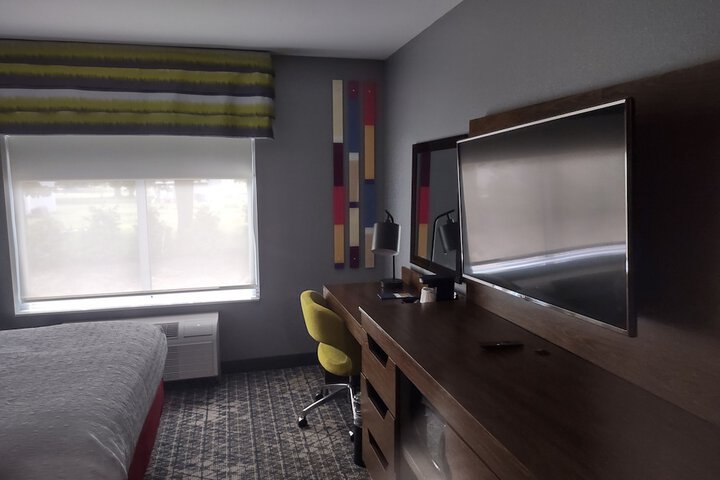 Room 9 of 12
